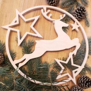 Obręcz drewniana Renifer z gwiazdami 30 cm