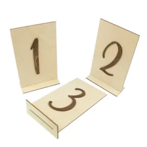 Drewniane numery stojące na stół wesele naturalny