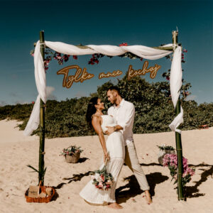 Drewniany napis 3D – Tylko mnie kochaj