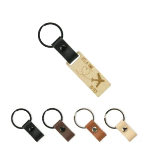 Drewniany brelok do kluczy z paskiem skórzanym”Time to fly”